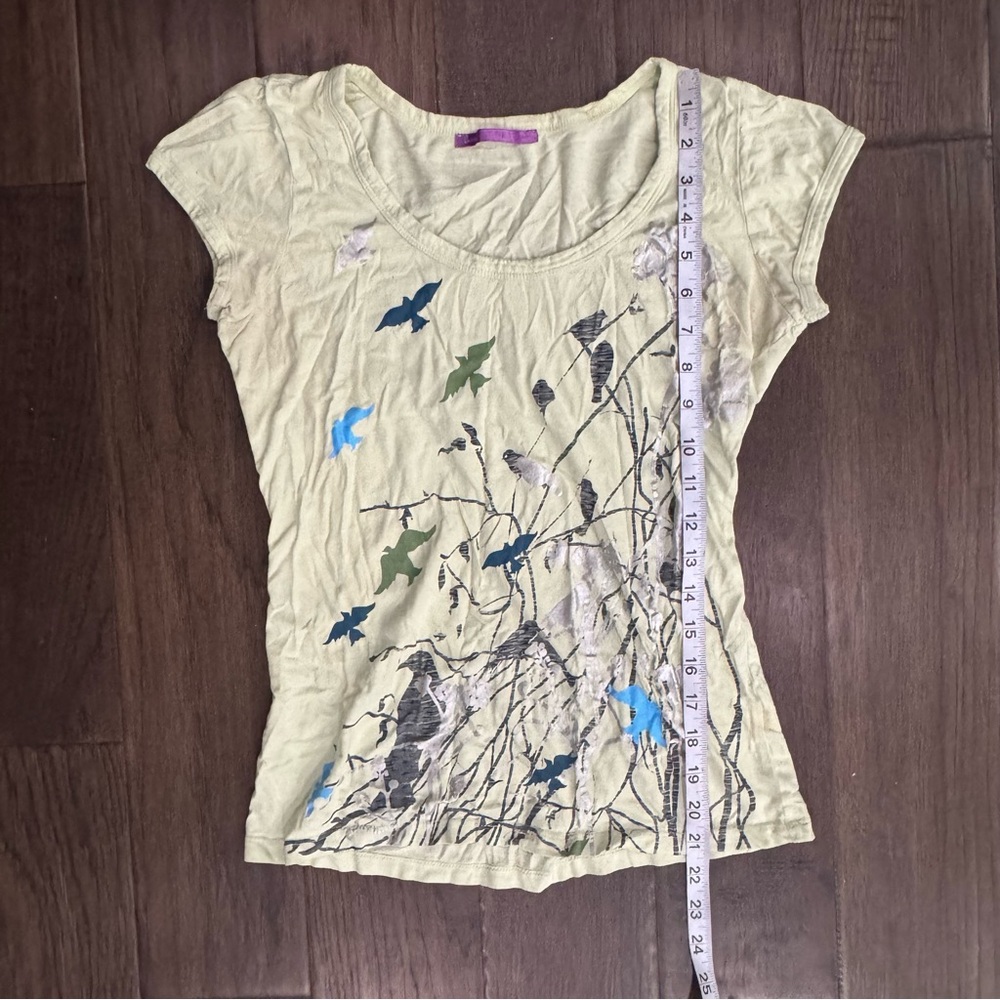Smart Set Cream Fitted Graphic Cap Sleeve Tee - Picture 4 of 8